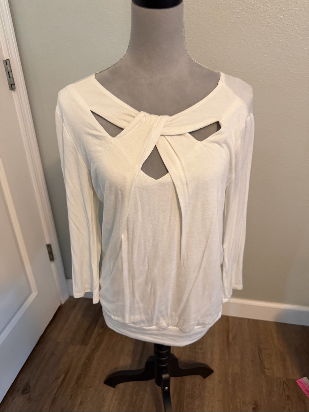 Halo White Twist-Front Cutout Long Sleeve Top, Sz L TALL